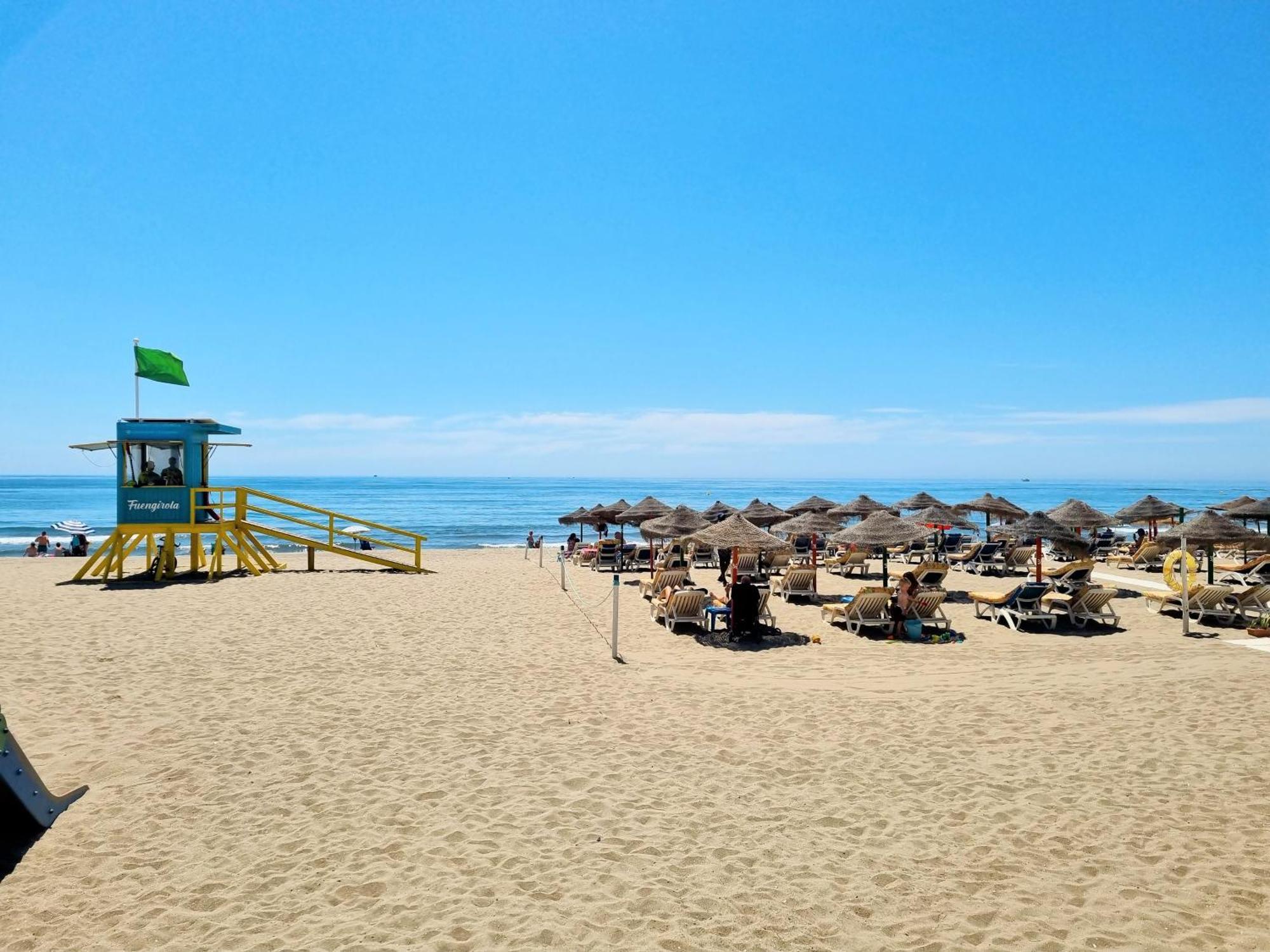 Luna Holidays City Center And Beach ฟูเอนฮิโรลา ภายนอก รูปภาพ